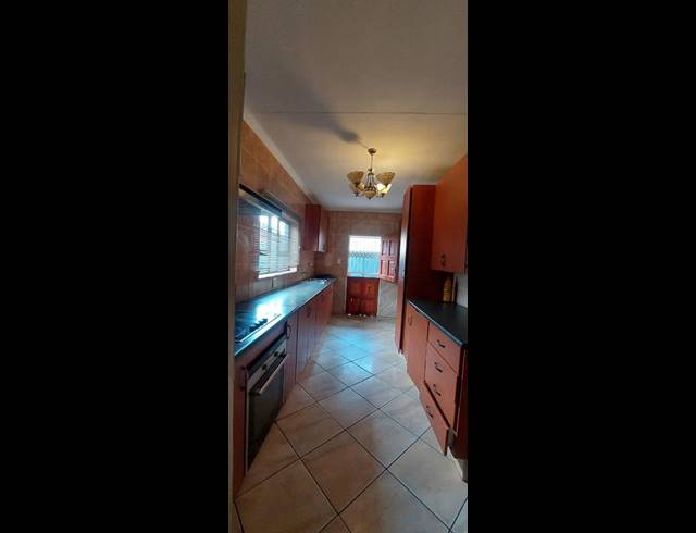 3 BEDROOM HOUSE FOR SALE IN THE ORCHARDS
